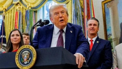 APEC峰会前夕，特朗普放话威胁！中国反其道而行，俄方出手相助！