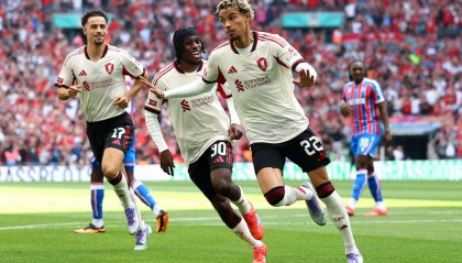 社区盾-埃基蒂克首球萨拉赫丢点 利物浦4-5水晶宫丢冠