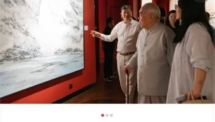 范曾继子发布父亲看展照片，疑回应失联风波，业内称“范曾失联”是家里两拨人内斗