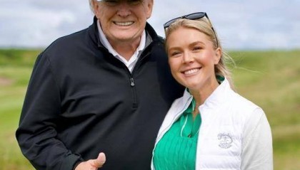 特朗普称赞白宫发言人“嘴唇动起来像机关枪”