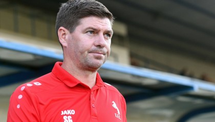 球迷热议杰拉德或下课：他等着拿解约金，为了看利物浦居然不训练