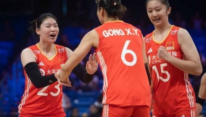 世界女排联赛阿灵顿站：中国女排苦战五局险胜多米尼加队