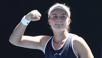 WTA总决赛-斯维亚泰克横扫仍出局 克赖奇克娃四强战郑钦文