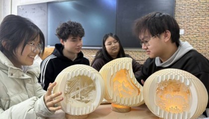 新疆好故事 | “捣”出创业资金 “雕”出技能和自信