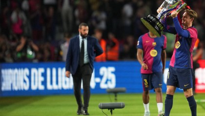 德容为巴萨“割肉”！弗里克麾下重生，荷兰天王愿降薪留守诺坎普！