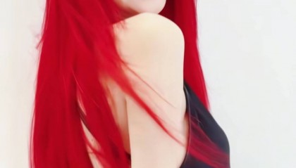 女演员染红色头发，称“吃了三天过敏药才敢染”