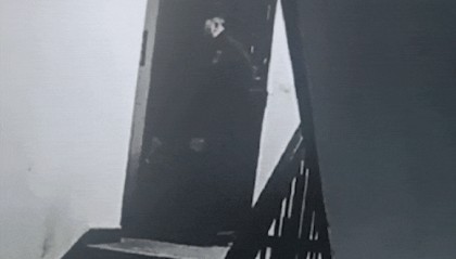 杭州男子群里发了10个字，家门突然被开！警察冲了进来……