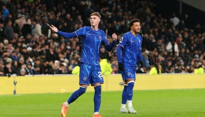 英超-帕尔默双响桑乔恩佐破门 进球大战切尔西4-3热刺