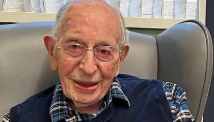 112岁世界最长寿男性去世：称保养秘诀“重点是适度”