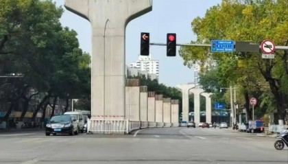 “先上车再补票”｜两任市委书记落马，“政绩工程”将被拆除