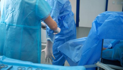 62岁抑郁症男子割腕送医后坠亡 家属起诉医院索赔150余万 一审被驳回