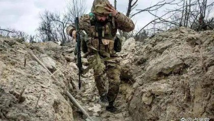 乌战场急转直下，红军城失守俄军战略绝杀，乌军司令抵达前线视察