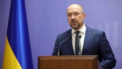 局势突变！欧盟30亿贷款砸向乌克兰，泽连斯基签的竟是“卖国”协议？