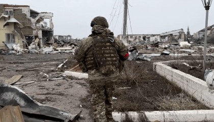 “一切都结束了”：乌克兰士兵回忆从库尔斯克撤退的经历