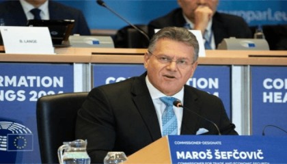 谈了两小时，关税还是没降下来！全因美国话里的深意，欧盟没听懂