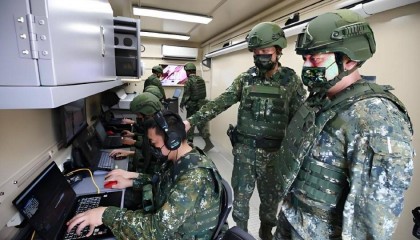 大陆开始清算之路，18名台军方“核心骨干”曝光，悬赏之后是抓捕