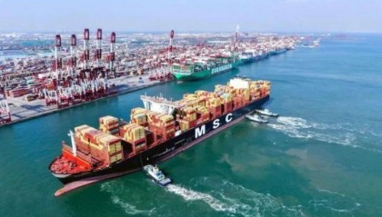 特朗普请求访华，96小时内，美下3道“战书”，中国外汇储备生变