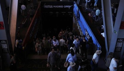 西班牙葡萄牙遭遇史上最严重停电：交通瘫了，通信崩了，民众疯抢物资