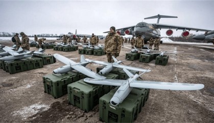 乌军收到“军火大礼包”，拆开一看，上万件武器全来自俄罗斯