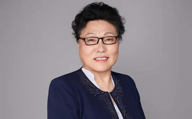 谭雅玲：美元与人民币竞争性加大我国风险值得重视