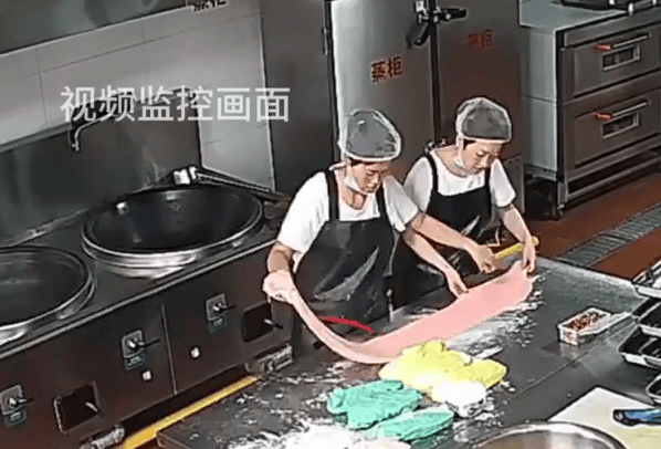 监控画面曝光！甘肃天水幼儿园后厨违规添加彩绘颜料