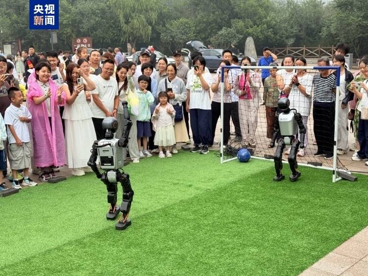全球首创！2025世界人形机器人运动会能量传递活动启幕