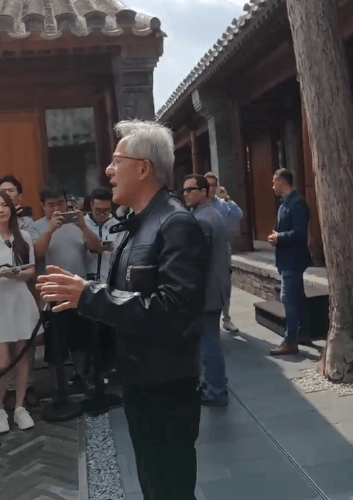 黄仁勋中国行：轻视华为的人极其天真，小米堪称奇迹