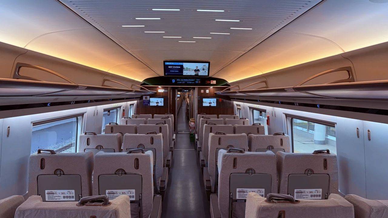 中国铁路：12306没有在线换座功能，换座必须通过改签完成