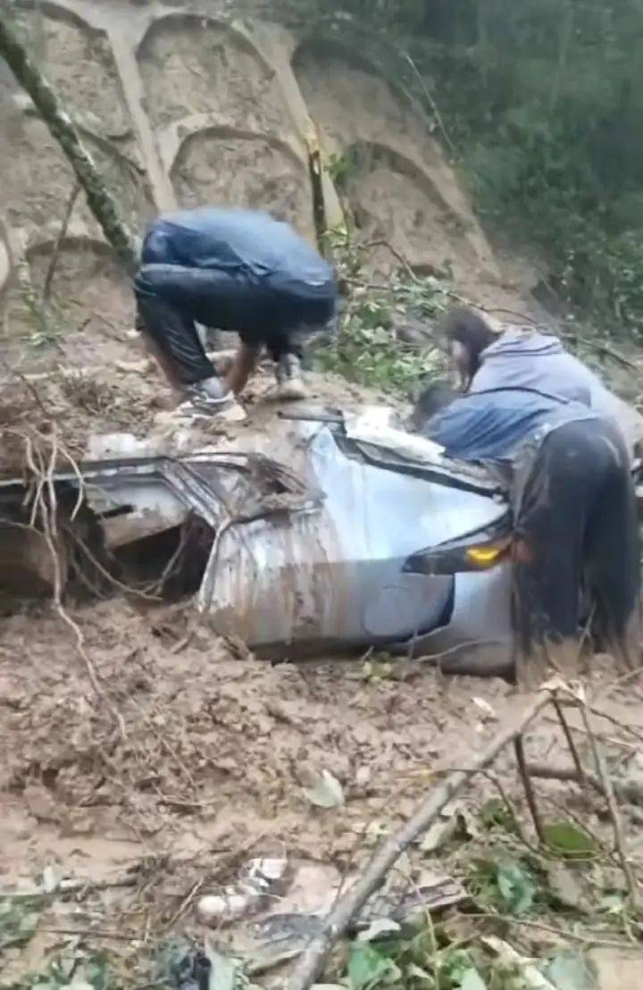 痛心消息传来！女老师和女儿不幸遇难