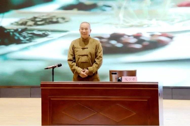 起底假院士阮少平:头衔极多 上个月才履新“院长” 行骗足迹遍布多地