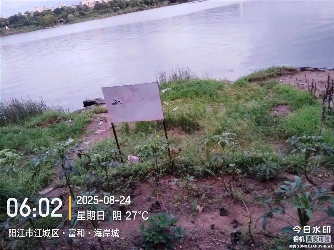 “救命!”17岁少年听到呼救,跳河勇救六旬老人不幸溺亡,母亲泪流不止:他根本不会游泳