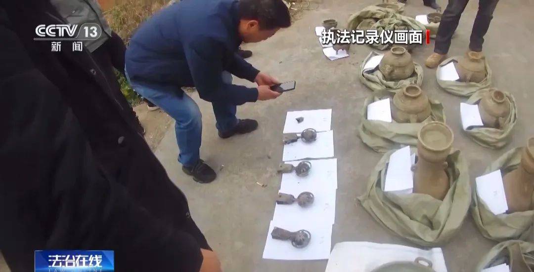 湖北警方破获特大盗墓案：嫌犯看小说学盗墓，挖走20件青铜器国宝，警方扮成“实力买家”接近，大量细节曝光