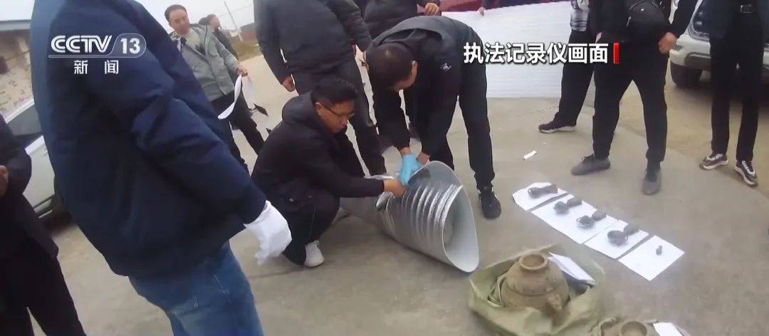 湖北警方破获特大盗墓案：嫌犯看小说学盗墓，挖走20件青铜器国宝，警方扮成“实力买家”接近，大量细节曝光