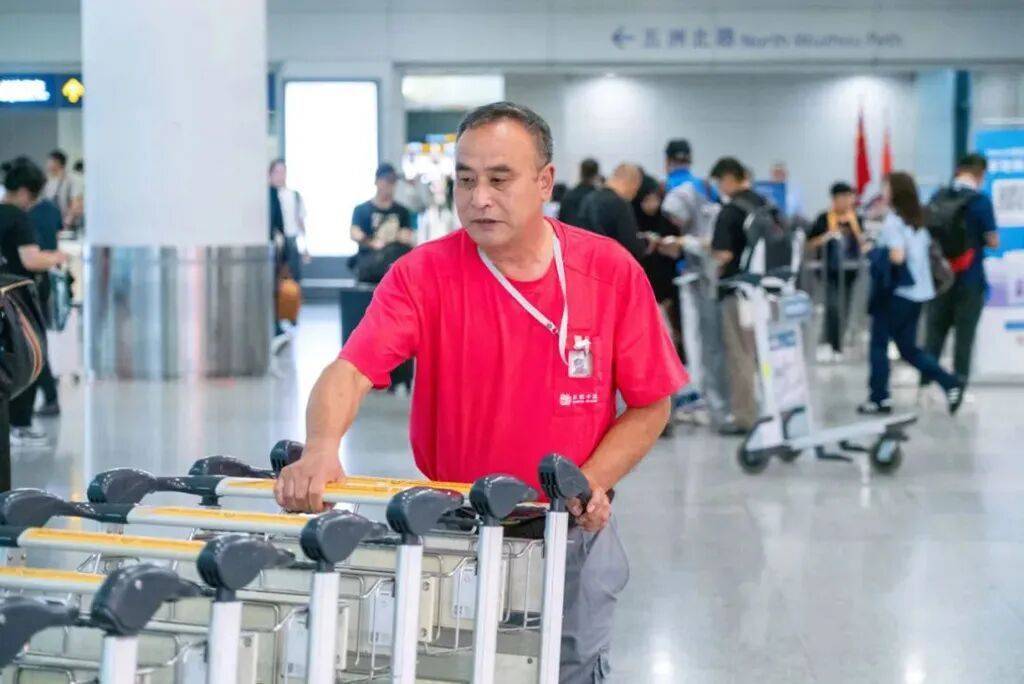 凌晨，上海浦东机场紧急来电：等等我！无数网友点赞，赵永强你火了→