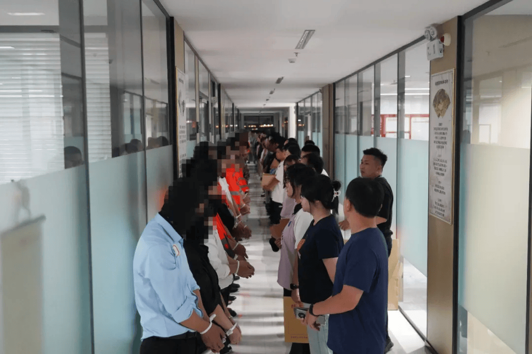 “大师”，你算到自己今天被抓了吗？