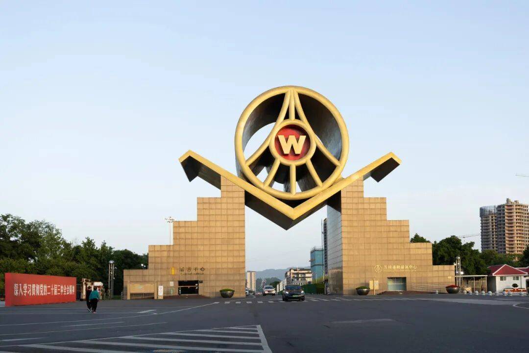 “3000米跑步、200米负重往返跑”，五粮液公开招聘141人，部分岗位要体测！成绩占比60%，低于60分视为不合格