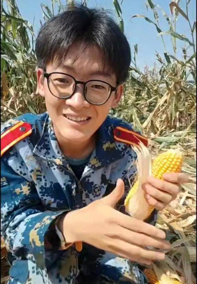 放假8天帮父母掰了7天半玉米的孩子，找到了！